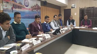 Prayagraj division officials participated in the virtual press conference of the Union Railway Minister 1770047589630 m 1